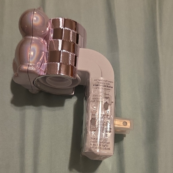 Brand New Bath & Body Works Pearl Bunny Wallflower Plug - Picture 4 of 5